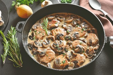 KRMENADLE SA PEČURKAMA SE TOPE U USTIMA Gotove očas posla, a meso se lepi za prste